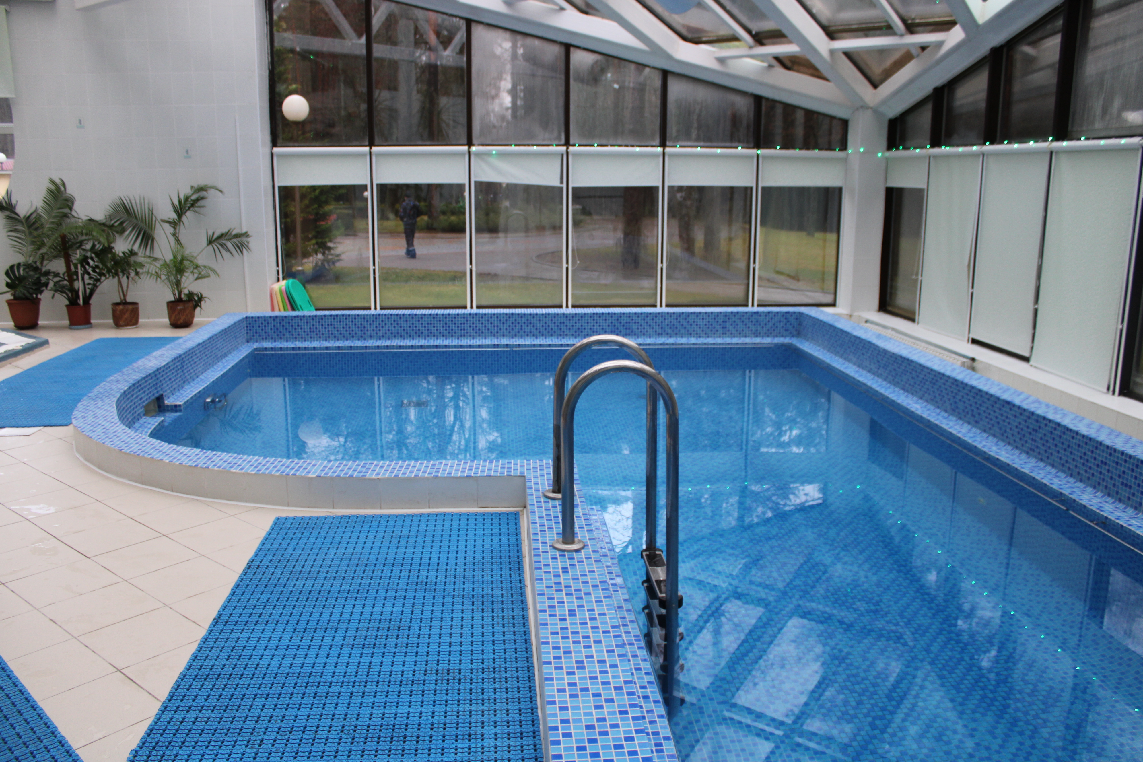 Посещение бассейна